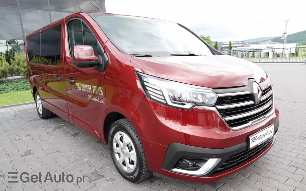 RENAULT TRAFIC III / BUS / 9 MIEJSC / 2022 ROK / PIERWSZY WŁAŚCICIEL / SERWISOWANY 