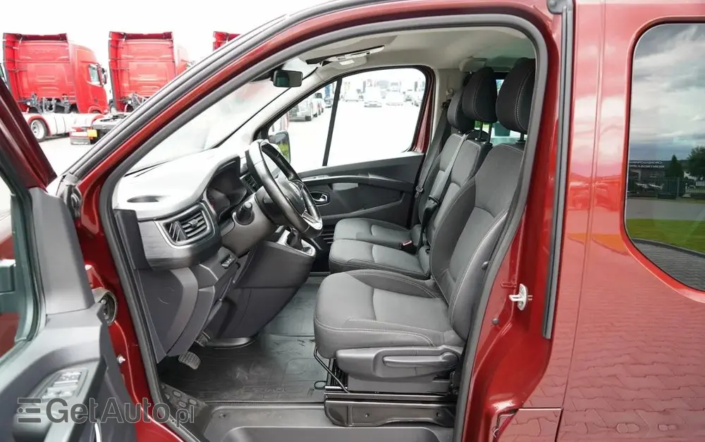 RENAULT TRAFIC III / BUS / 9 MIEJSC / 2022 ROK / PIERWSZY WŁAŚCICIEL / SERWISOWANY 