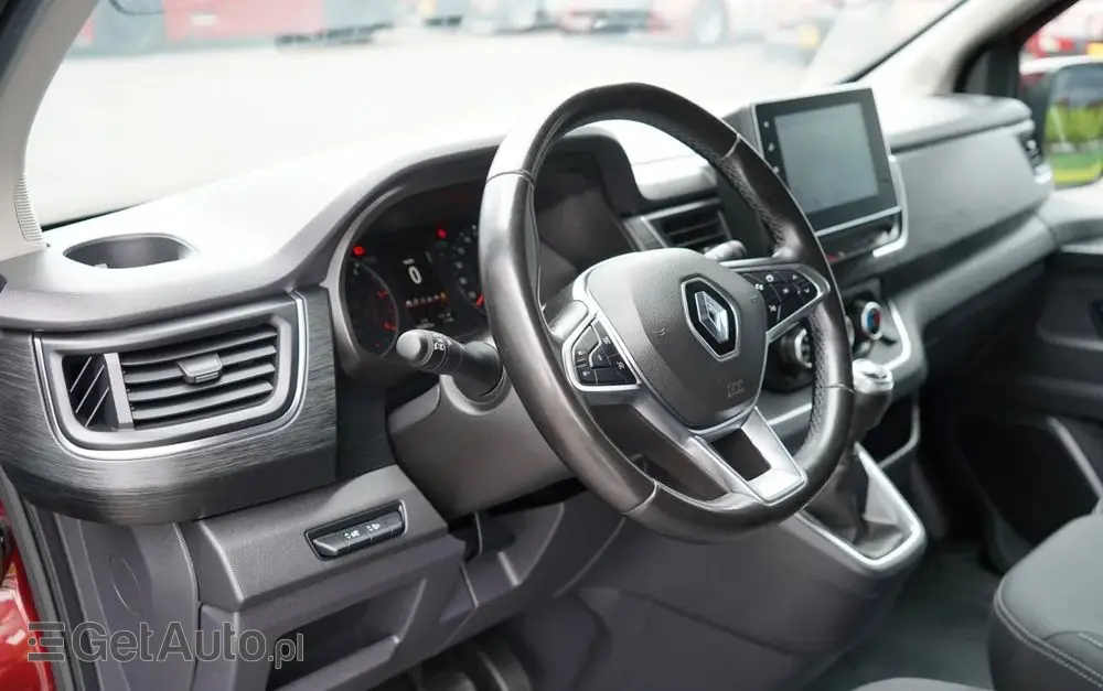 RENAULT TRAFIC III / BUS / 9 MIEJSC / 2022 ROK / PIERWSZY WŁAŚCICIEL / SERWISOWANY 