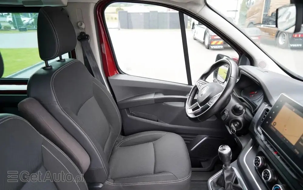 RENAULT TRAFIC III / BUS / 9 MIEJSC / 2022 ROK / PIERWSZY WŁAŚCICIEL / SERWISOWANY 