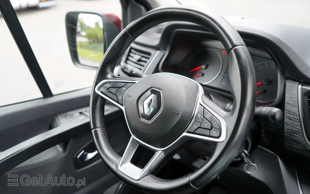 RENAULT TRAFIC III / BUS / 9 MIEJSC / 2022 ROK / PIERWSZY WŁAŚCICIEL / SERWISOWANY 