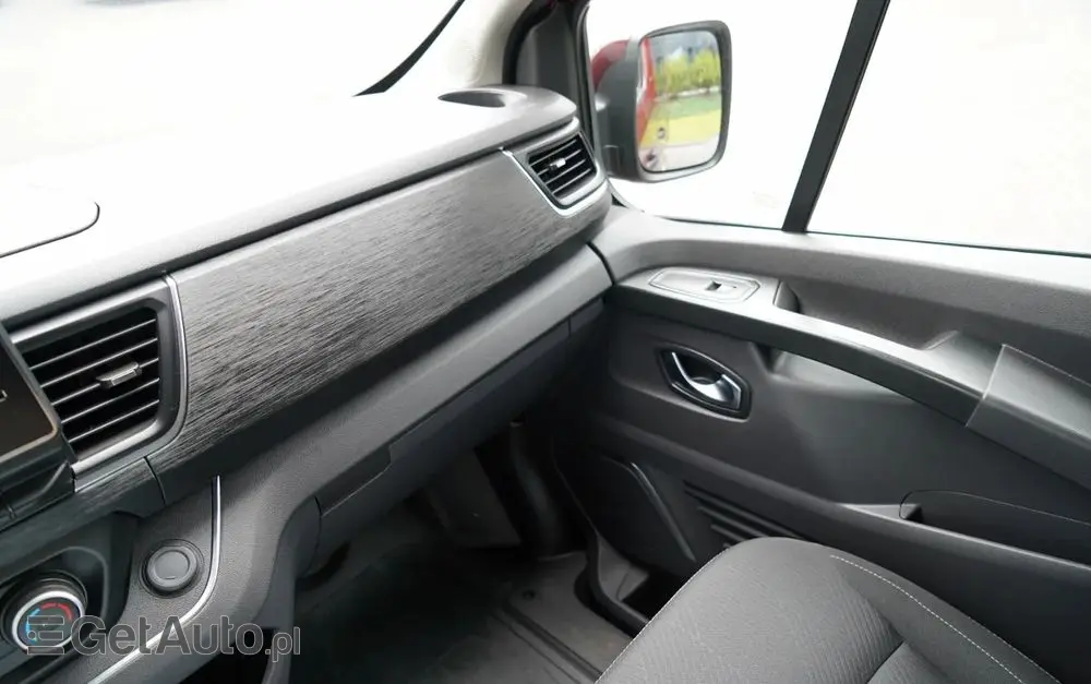 RENAULT TRAFIC III / BUS / 9 MIEJSC / 2022 ROK / PIERWSZY WŁAŚCICIEL / SERWISOWANY 