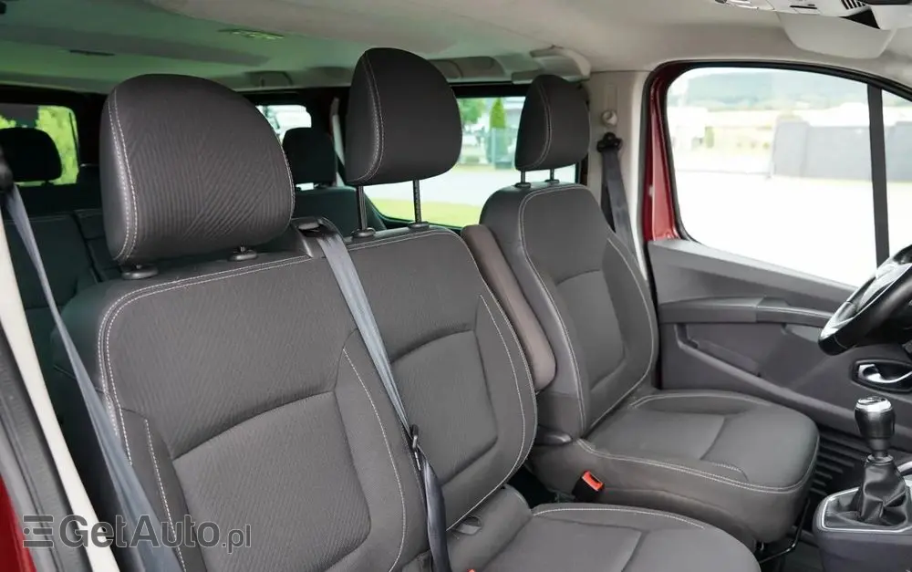 RENAULT TRAFIC III / BUS / 9 MIEJSC / 2022 ROK / PIERWSZY WŁAŚCICIEL / SERWISOWANY 