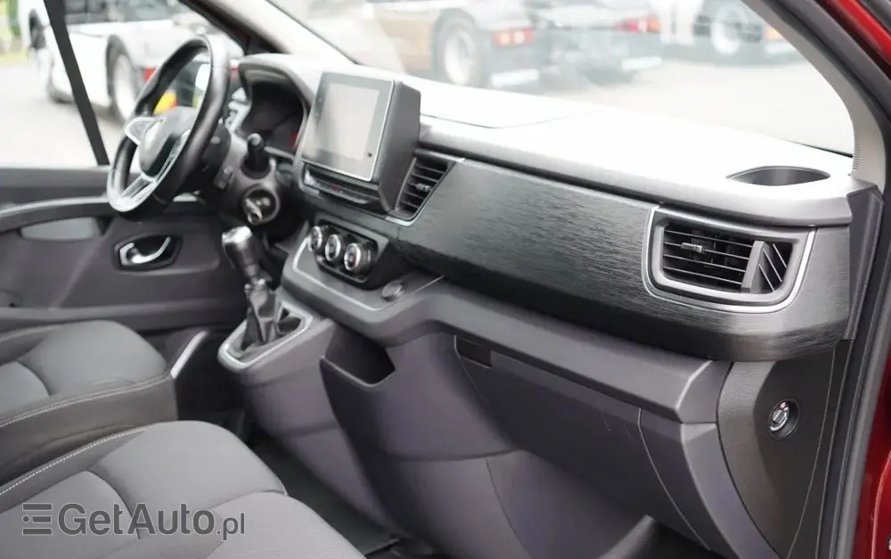 RENAULT TRAFIC III / BUS / 9 MIEJSC / 2022 ROK / PIERWSZY WŁAŚCICIEL / SERWISOWANY 