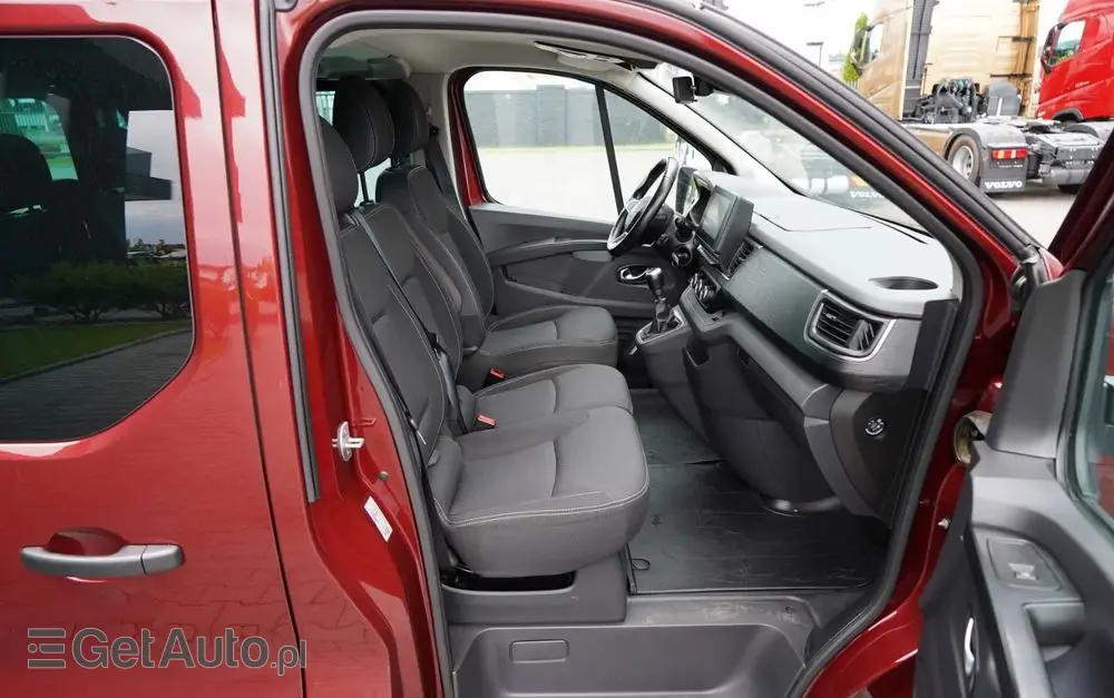 RENAULT TRAFIC III / BUS / 9 MIEJSC / 2022 ROK / PIERWSZY WŁAŚCICIEL / SERWISOWANY 