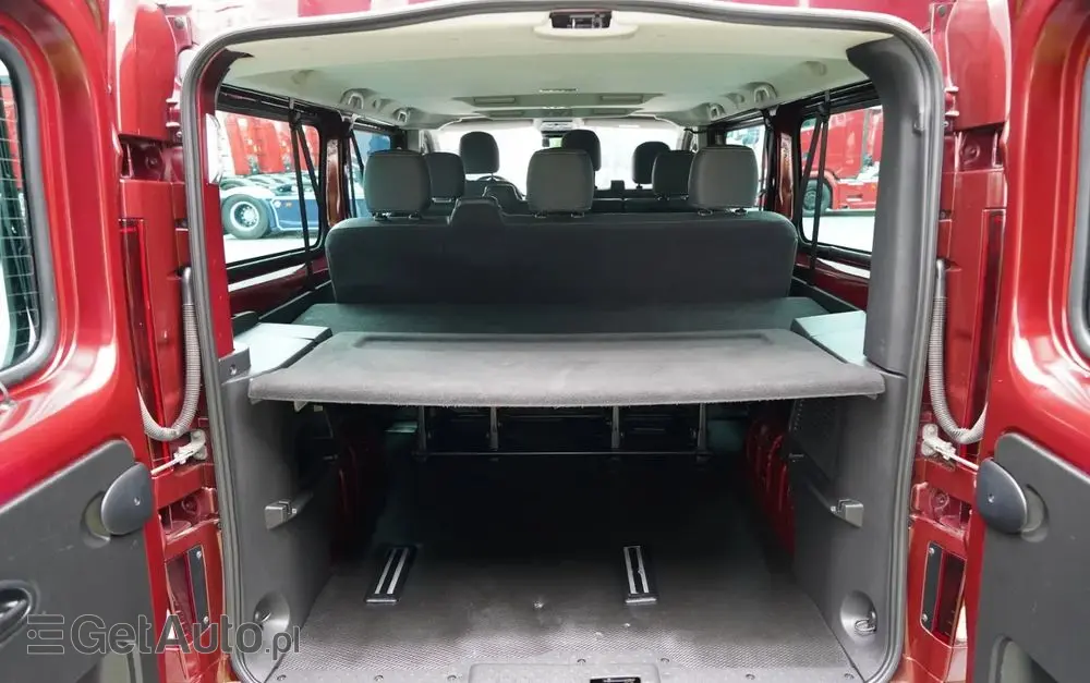 RENAULT TRAFIC III / BUS / 9 MIEJSC / 2022 ROK / PIERWSZY WŁAŚCICIEL / SERWISOWANY 