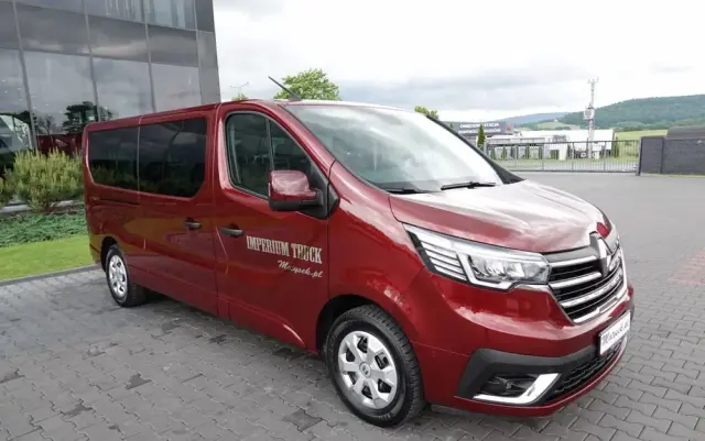 RENAULT TRAFIC III / BUS / 9 MIEJSC / 2022 ROK / PIERWSZY WŁAŚCICIEL / SERWISOWANY 