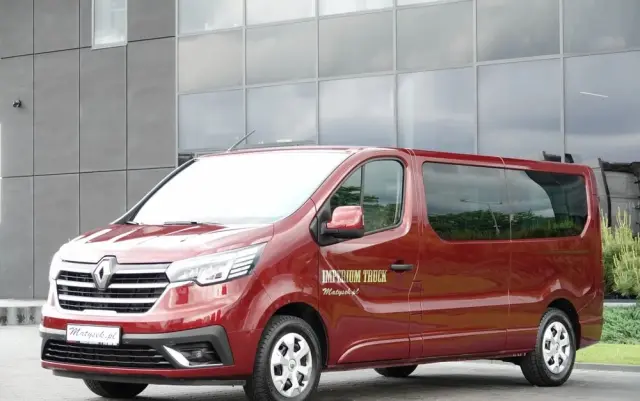 RENAULT TRAFIC III / BUS / 9 MIEJSC / 2022 ROK / PIERWSZY WŁAŚCICIEL / SERWISOWANY 