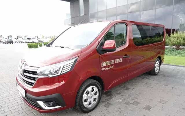 RENAULT TRAFIC III / BUS / 9 MIEJSC / 2022 ROK / PIERWSZY WŁAŚCICIEL / SERWISOWANY 