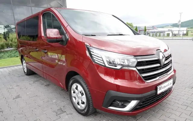 RENAULT TRAFIC III / BUS / 9 MIEJSC / 2022 ROK / PIERWSZY WŁAŚCICIEL / SERWISOWANY 