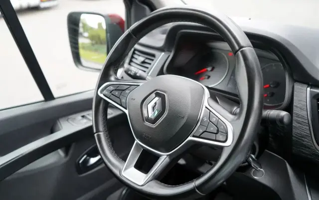 RENAULT TRAFIC III / BUS / 9 MIEJSC / 2022 ROK / PIERWSZY WŁAŚCICIEL / SERWISOWANY 