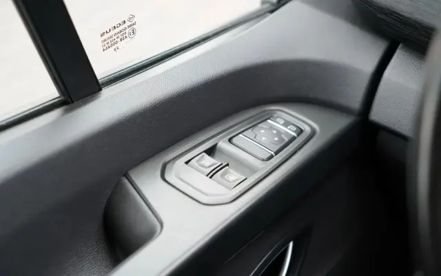 RENAULT TRAFIC III / BUS / 9 MIEJSC / 2022 ROK / PIERWSZY WŁAŚCICIEL / SERWISOWANY 