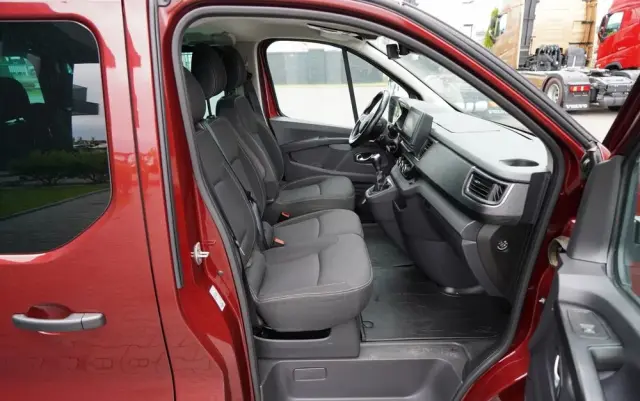 RENAULT TRAFIC III / BUS / 9 MIEJSC / 2022 ROK / PIERWSZY WŁAŚCICIEL / SERWISOWANY 