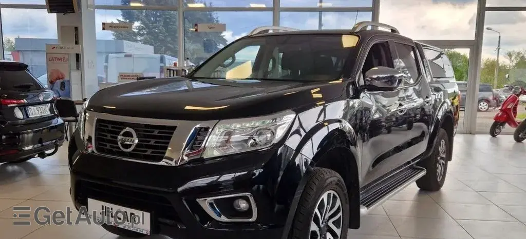 NISSAN Navara 