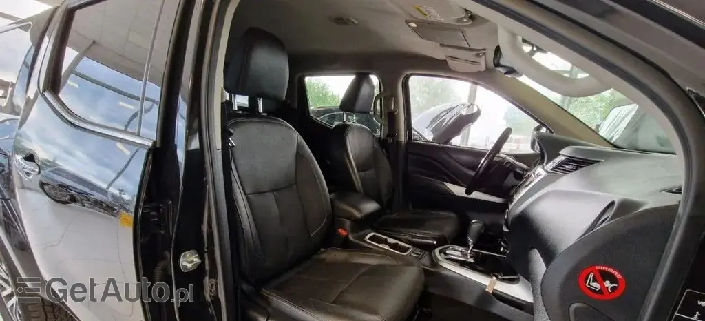 NISSAN Navara 
