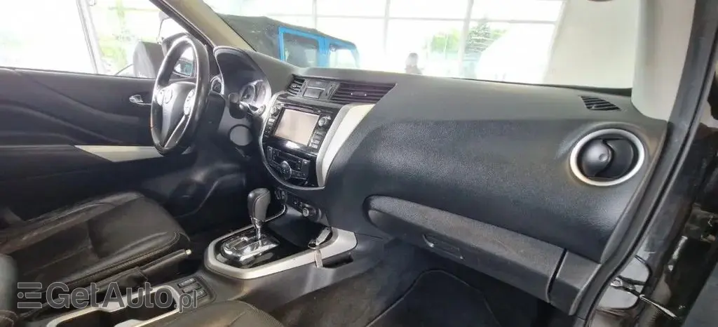NISSAN Navara 