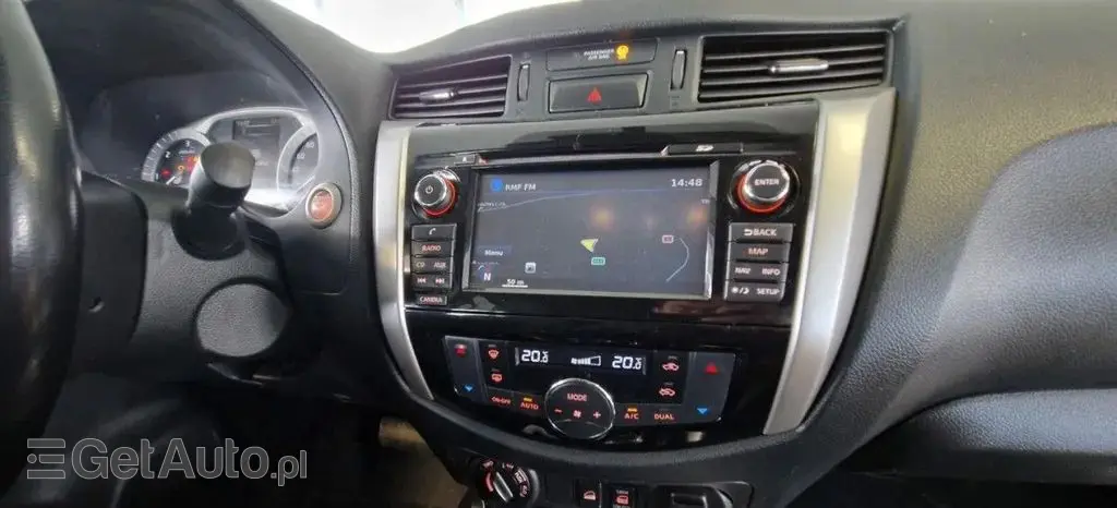 NISSAN Navara 