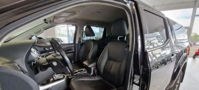 NISSAN Navara 