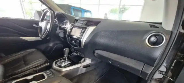 NISSAN Navara 