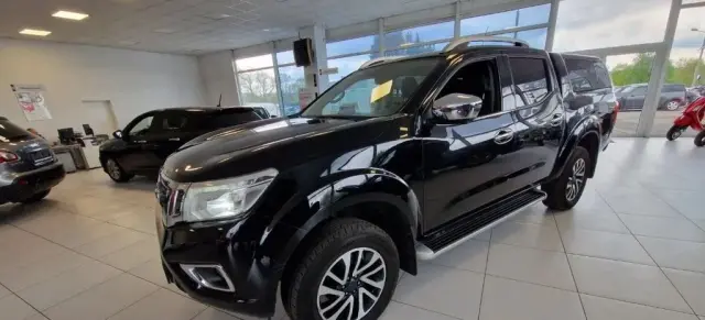 NISSAN Navara 