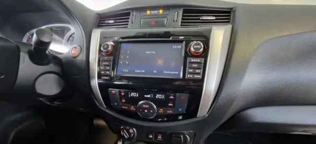NISSAN Navara 