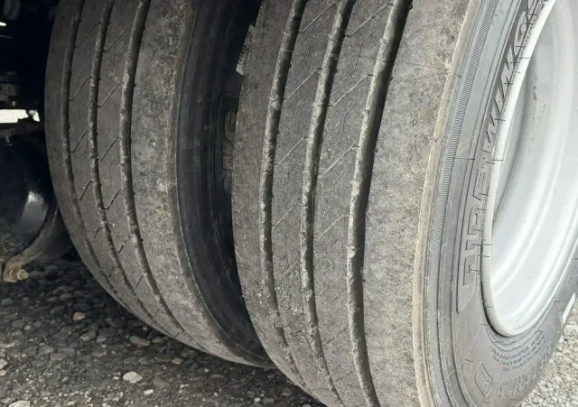 BODEX 4 osiowa NN4J Niskopodwoziówka Niskopodwozie Nowe Opony 