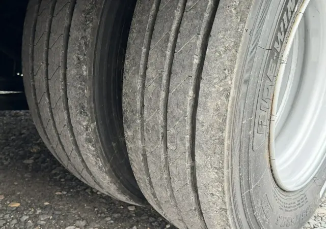 BODEX 4 osiowa NN4J Niskopodwoziówka Niskopodwozie Nowe Opony 