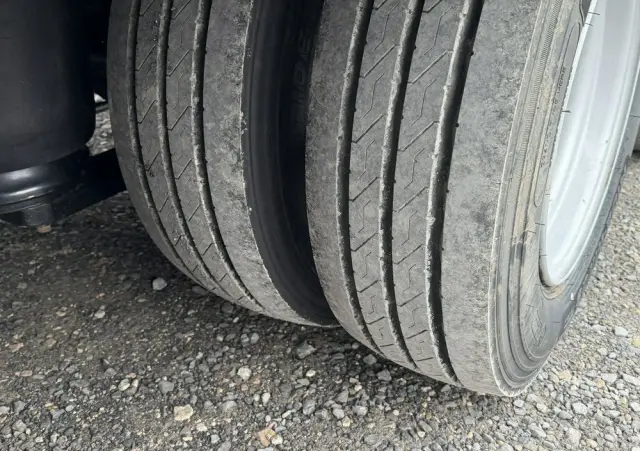 BODEX 4 osiowa NN4J Niskopodwoziówka Niskopodwozie Nowe Opony 