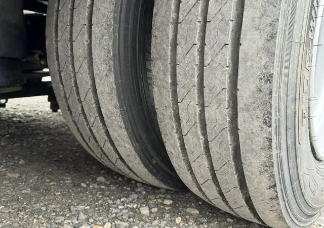 BODEX 4 osiowa NN4J Niskopodwoziówka Niskopodwozie Nowe Opony 