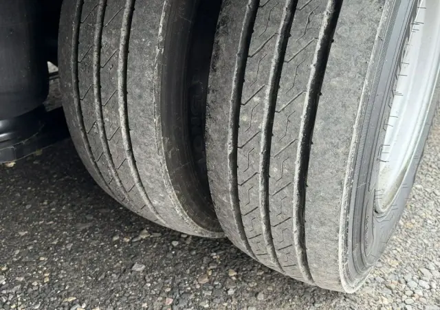 BODEX 4 osiowa NN4J Niskopodwoziówka Niskopodwozie Nowe Opony 