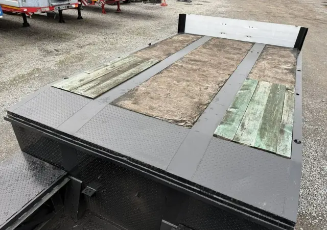 BODEX 4 osiowa NN4J Niskopodwoziówka Niskopodwozie Nowe Opony 