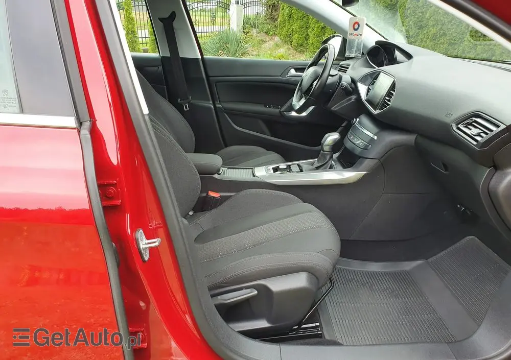 PEUGEOT 308 1.2 PureTech Allure S&S EAT6