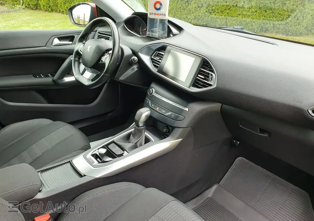 PEUGEOT 308 1.2 PureTech Allure S&S EAT6