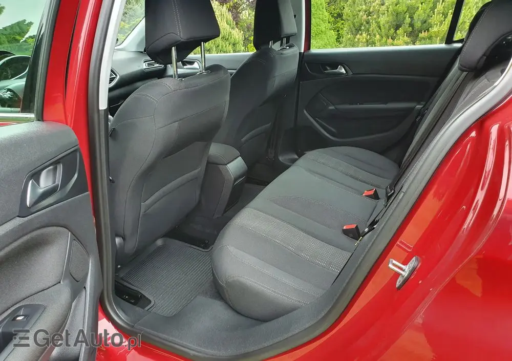 PEUGEOT 308 1.2 PureTech Allure S&S EAT6