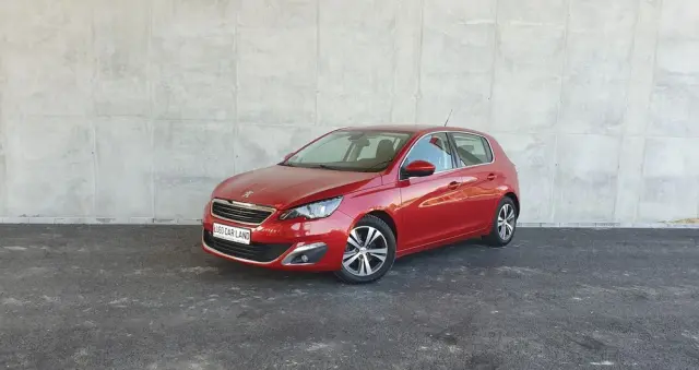 PEUGEOT 308 1.2 PureTech Allure S&S EAT6