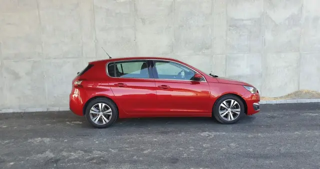 PEUGEOT 308 1.2 PureTech Allure S&S EAT6