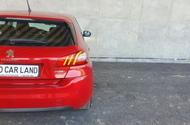 PEUGEOT 308 1.2 PureTech Allure S&S EAT6