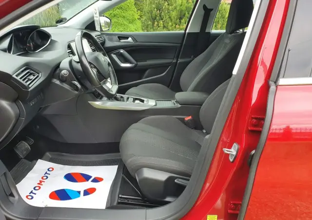 PEUGEOT 308 1.2 PureTech Allure S&S EAT6