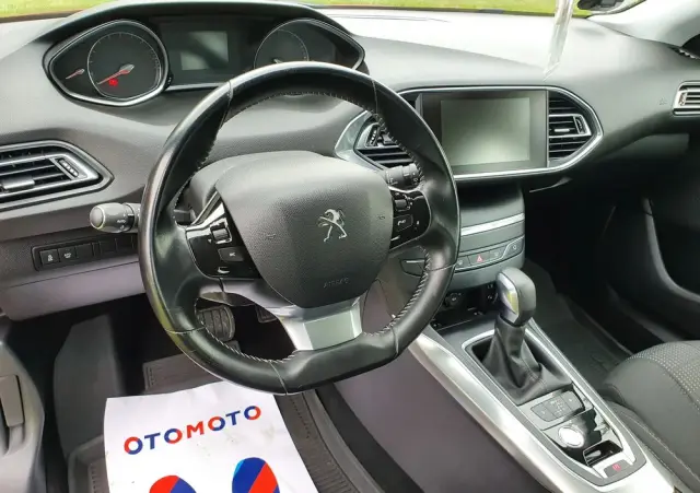 PEUGEOT 308 1.2 PureTech Allure S&S EAT6