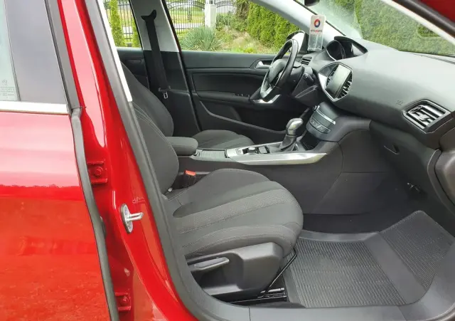 PEUGEOT 308 1.2 PureTech Allure S&S EAT6