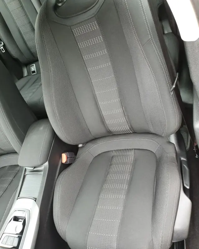 PEUGEOT 308 1.2 PureTech Allure S&S EAT6