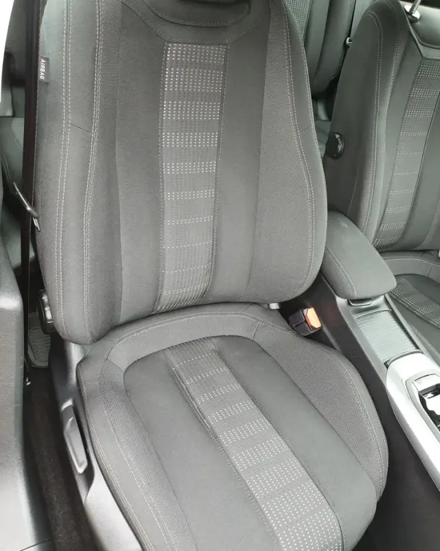 PEUGEOT 308 1.2 PureTech Allure S&S EAT6