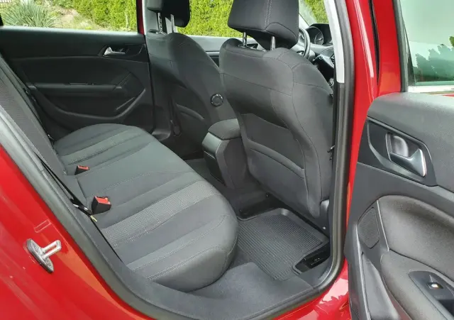 PEUGEOT 308 1.2 PureTech Allure S&S EAT6