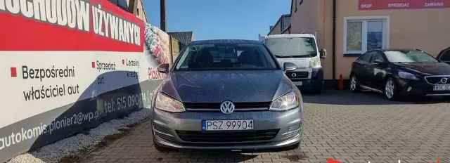 VOLKSWAGEN Golf 