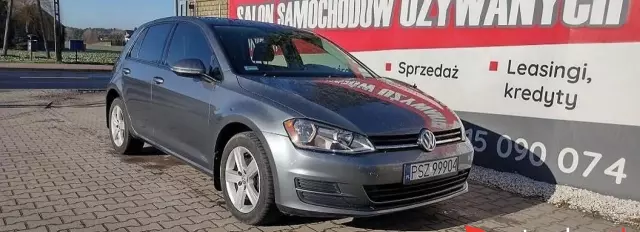 VOLKSWAGEN Golf 