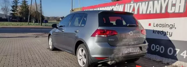 VOLKSWAGEN Golf 