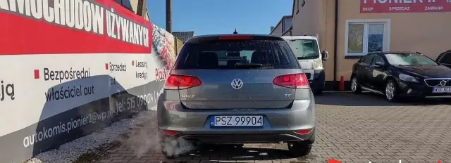 VOLKSWAGEN Golf 