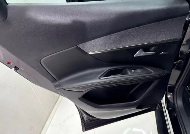 PEUGEOT 3008 THP 165 EAT6 Stop & Start Allure