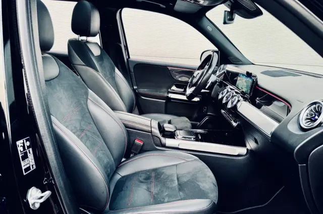 MERCEDES-BENZ GLB 200 d AMG Line 8G-DCT