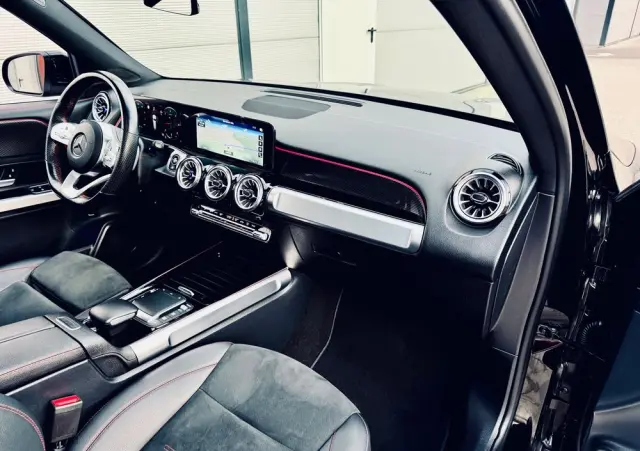 MERCEDES-BENZ GLB 200 d AMG Line 8G-DCT